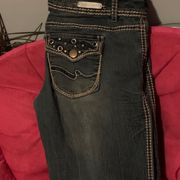 Almost Famous Jeans - Picture 2 of 2